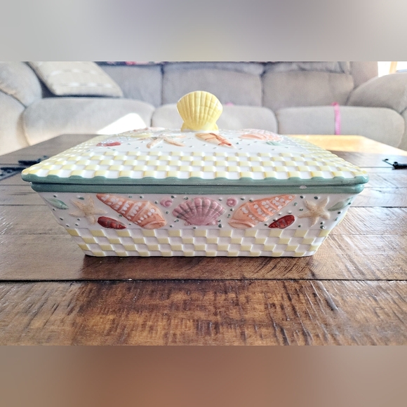 Temp-tations Summer Shells 2 Qt Covered Casserole Dish w Lid Oven Safe - Picture 4 of 11